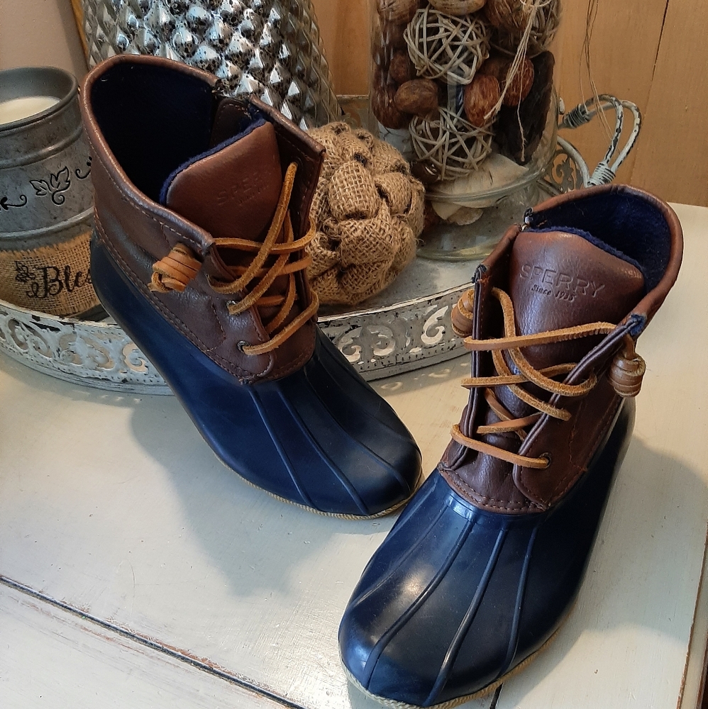 Sperry boot girls